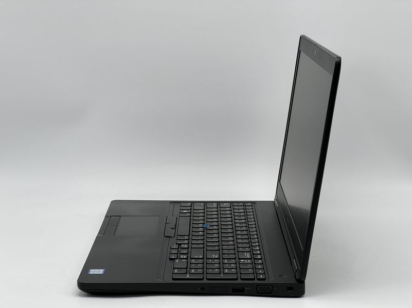 Ноутбук Dell Latitude 5590, i5-7300U, 8 GB, 120 GB, 1366x768 15 TN, Intel HD Graphics 620 3123558226 фото