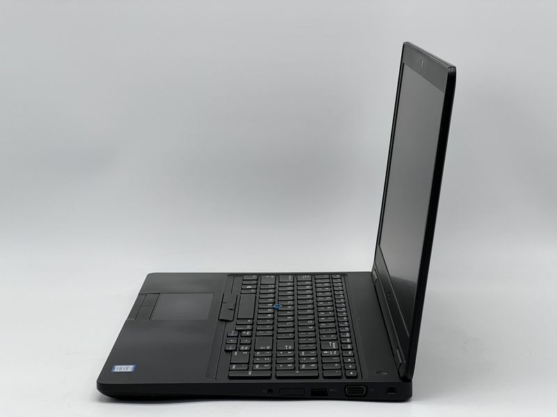 Ноутбук Dell Latitude 5590, i5-7300U, 8 GB, 120 GB, 1366x768 15 TN, Intel HD Graphics 620 3123558227 фото
