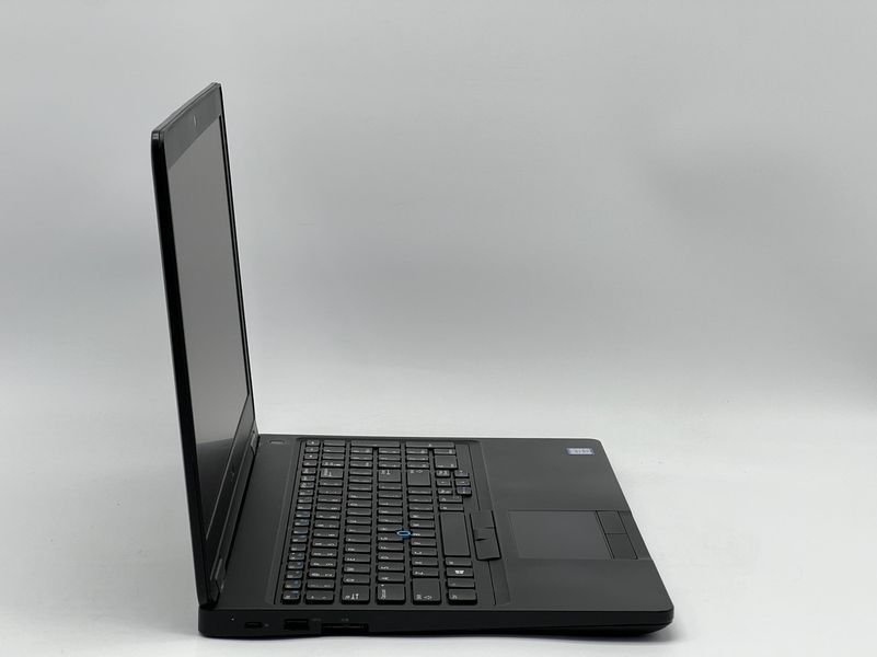 Ноутбук Dell Latitude 5590, i5-7300U, 8 GB, 120 GB, 1366x768 15 TN, Intel HD Graphics 620 3123558228 фото