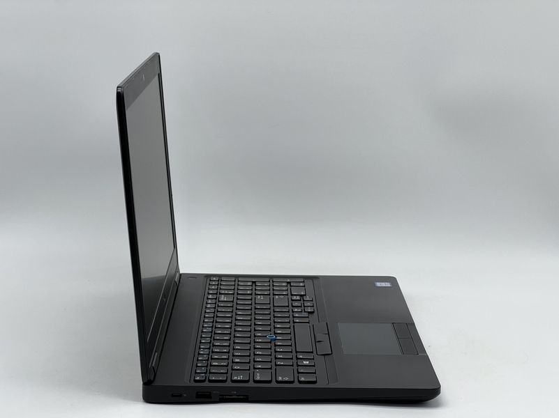 Ноутбук Dell Latitude 5590, i5-7300U, 8 GB, 120 GB, 1366x768 15 TN, Intel HD Graphics 620 3123558230 фото